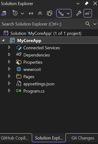 Screenshot zeigt das ausgewählte MyCoreApp-Projekt und dessen Inhalt im Projektmappen-Explorer in Visual Studio.