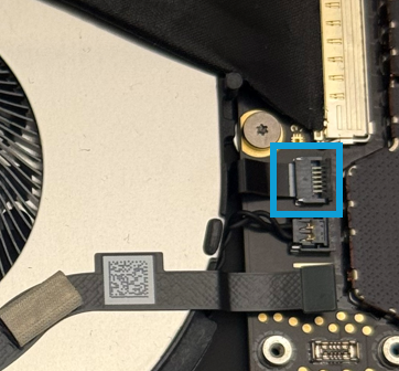 Screenshot that shows the fan assembly after removal, with its cable visible.