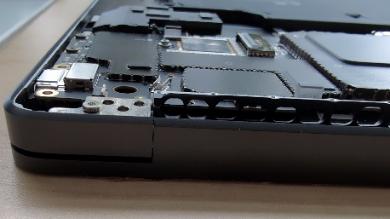 Screenshot that shows a close-up of hinge and chassis alignment