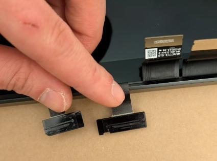 Screenshot that shows installing display assembly FPC tapes